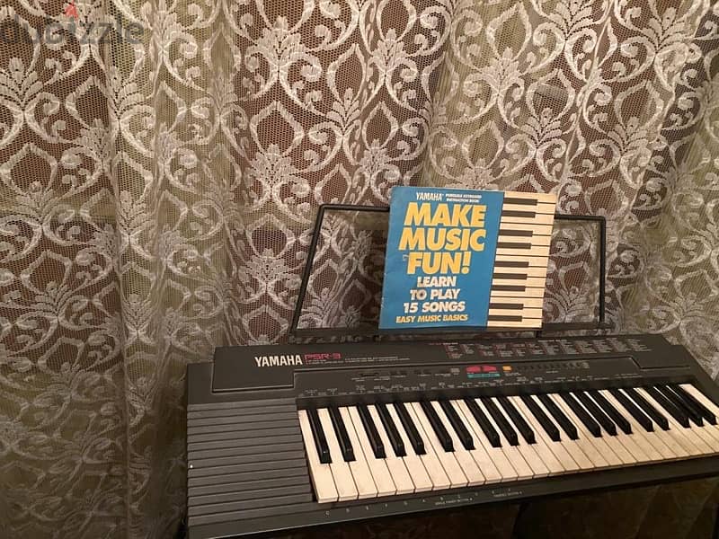 YAMAHA PSR 3 with Stand - Musical Instruments - 198193543