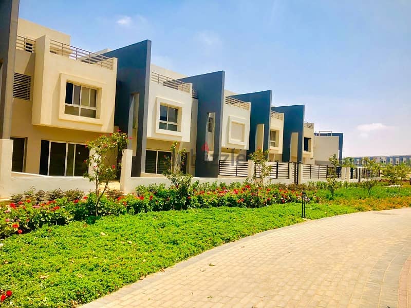 Townhouse 247m For Sale ready to move view landscape At The Lowest Price And The Best Location