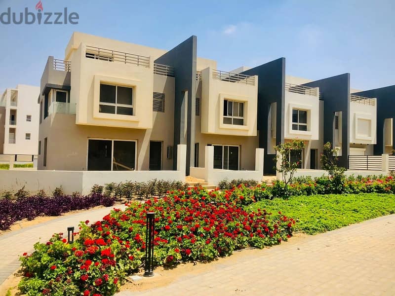 Townhouse 247m For Sale ready to move view landscape At The Lowest Price And The Best Location