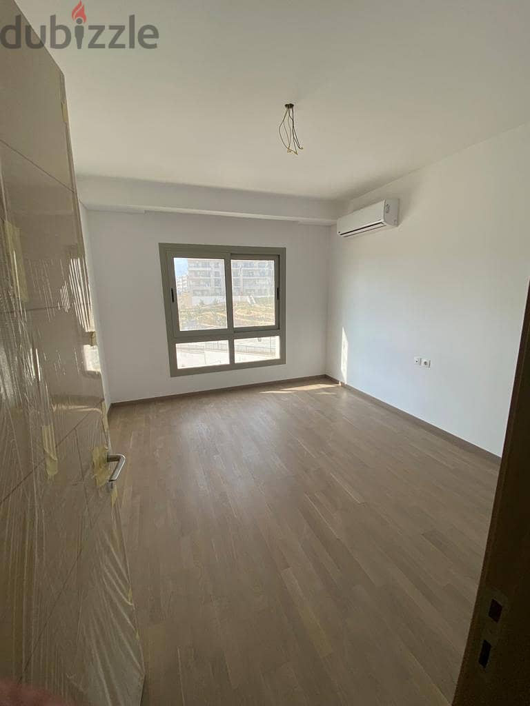 golf view spaciouse apartment 260m for rent in uptown cairo emaar