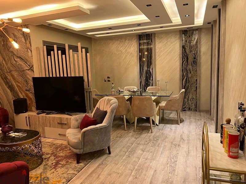 fully furnished apt in taj sultan for monthly &daily rent families onl