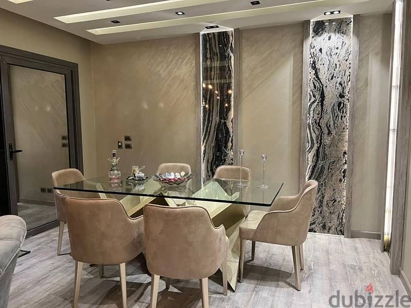 fully furnished apt in taj sultan for monthly &daily rent families onl