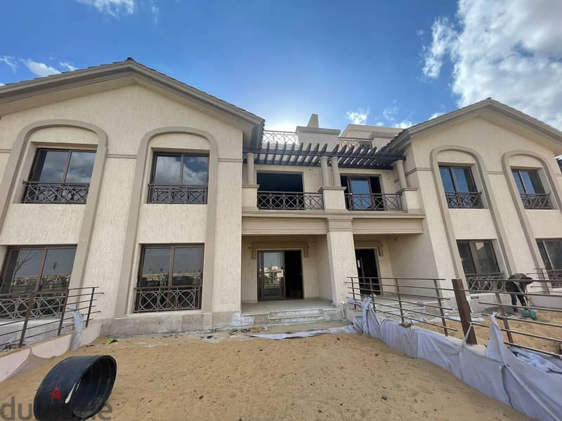 For sale in Madinaty, F3 peripheral villa with a huge land area