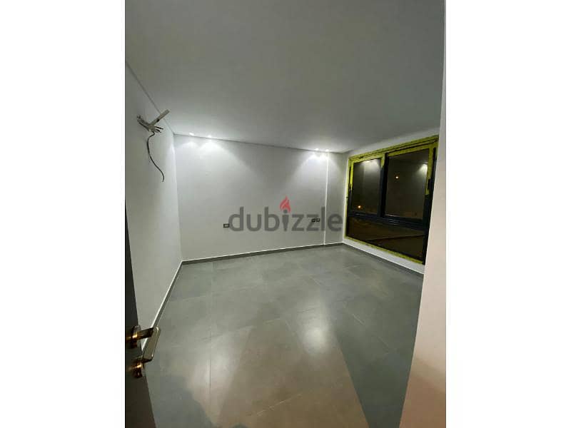 Apartment for rent in Azad Kitchen & Acs super lux Apartments for