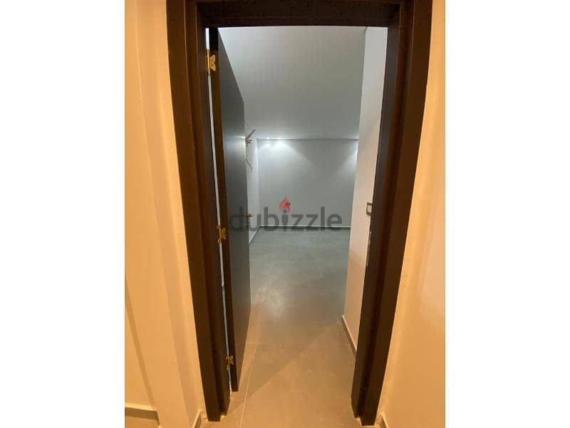 Apartment for rent in Azad Kitchen & Acs super lux Apartments for