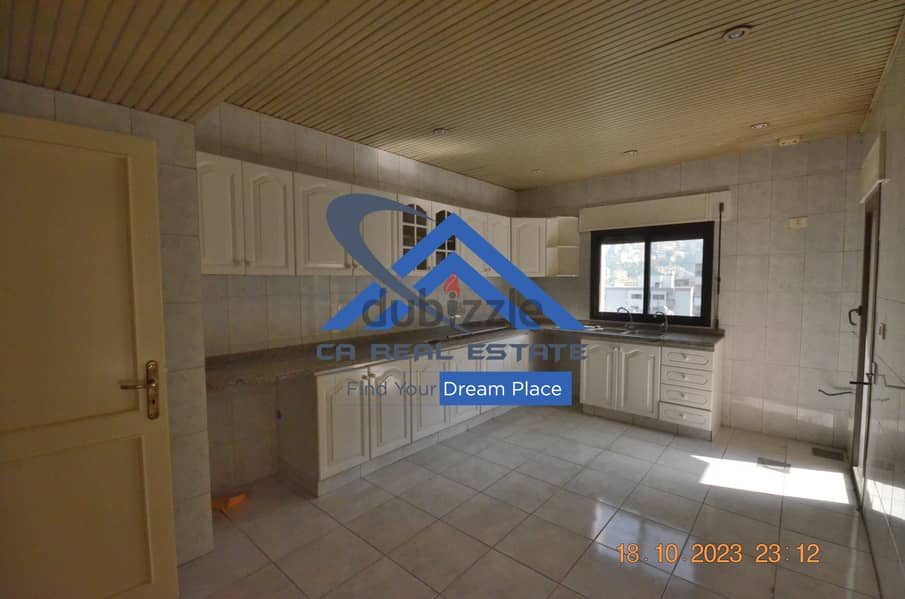 deluxe for rent apartment in hazmieh martakla Apartments & Villas For