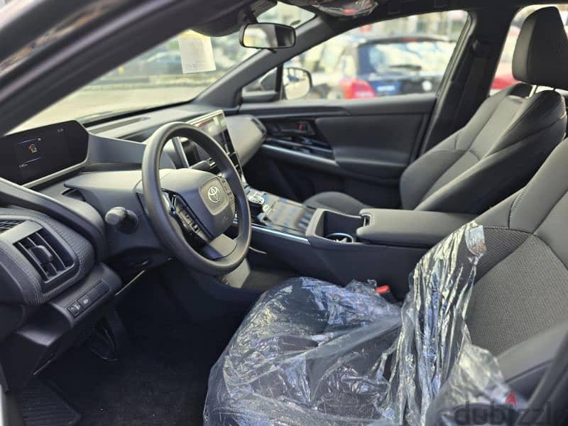 Hott offer !!! NEW TOYOTA BZ4X FULL ELECTRIC LONG RANGE 615 KM BATTERY