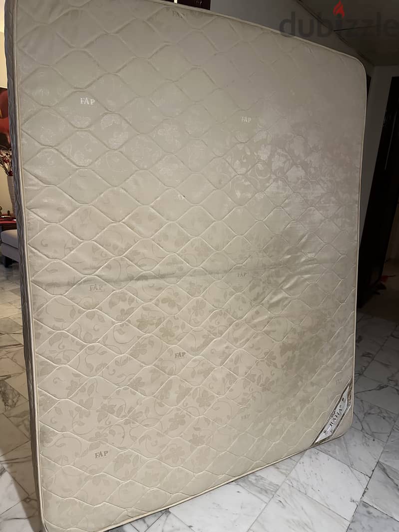 Used FAP mattress for sale (karakol druz)/ فرشة مستعملة للبيع Bedroom 115747027