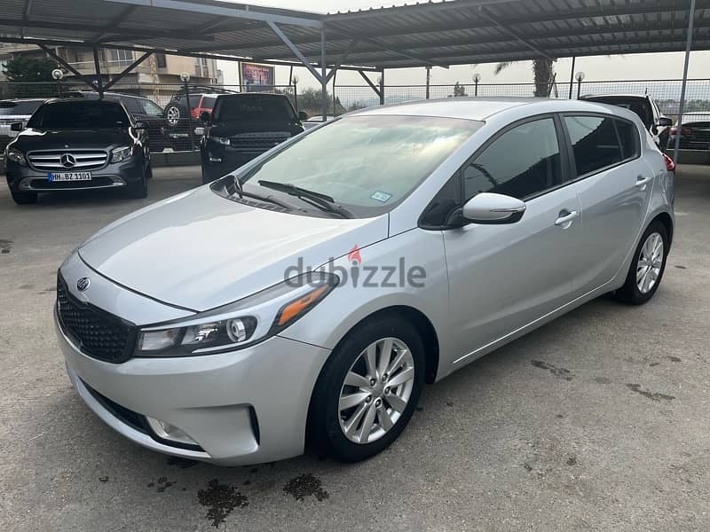 Kia forte 5 2017 clean carfax Cars for Sale 115789232