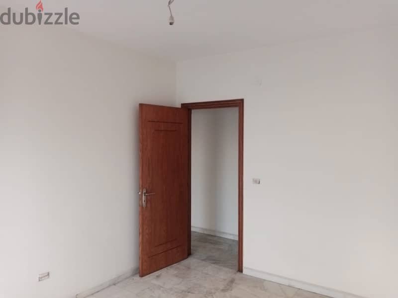 Apartment for Rent in Mar Elias شقة للإيجار في مار الياس Apartments