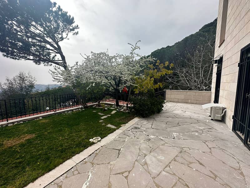 Ground floor apartment with 100 Sqm Garden in Broumana, Mountain view