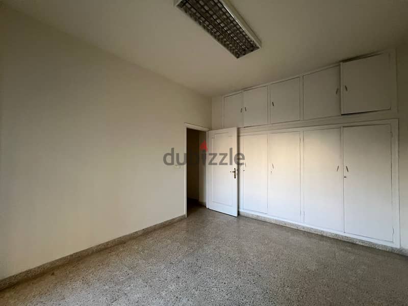 Ain El Remmeneh 24/7 Electricity 3 Bedrooms Apart 3 Balconies