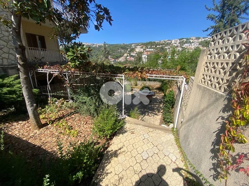 Villa on tophill of baabdath for Guest house and wedding events