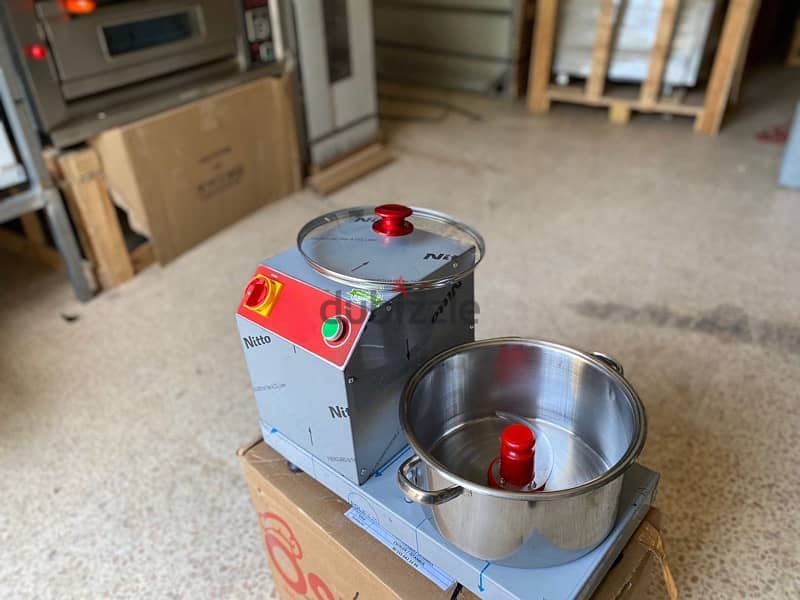 مكنة حمص و توم سعة ٨ ليتر Commercial Restaurants Equipment 116130588