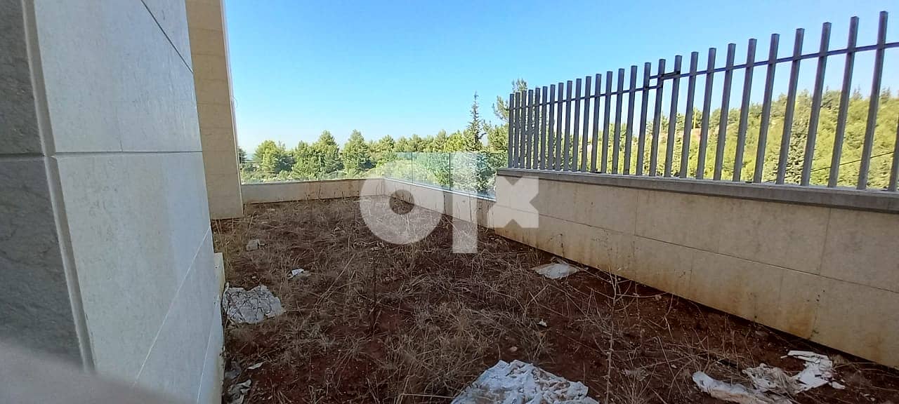 L08699A Deluxe Apartment for Rent in Adma with Garden and Sea View