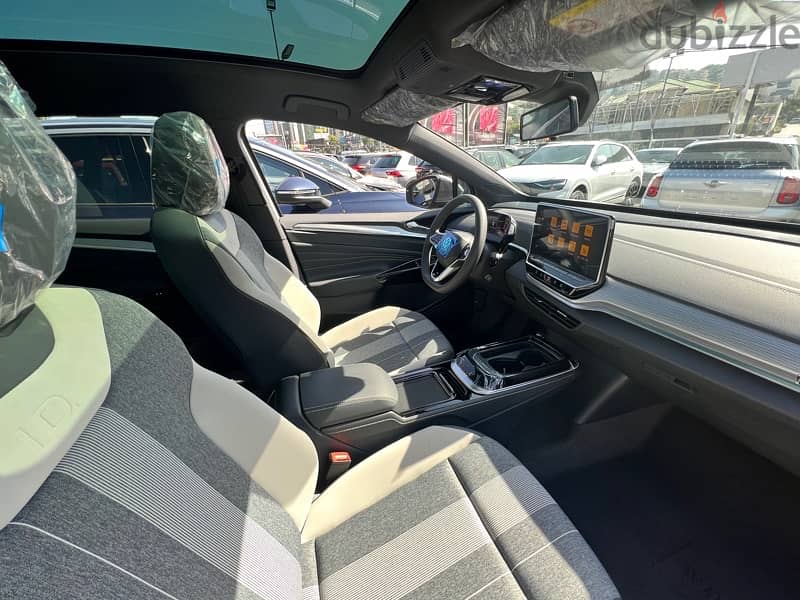 VOLKSWAGEN ID. 4 CROZZ PURE PLUS 2023, 550Km RANGE, 84KWh Battery