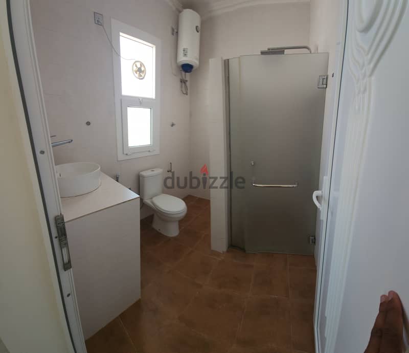 Luxury Apartment 1st Floor 4 Bhk For Rent in Al Hail North Apartments