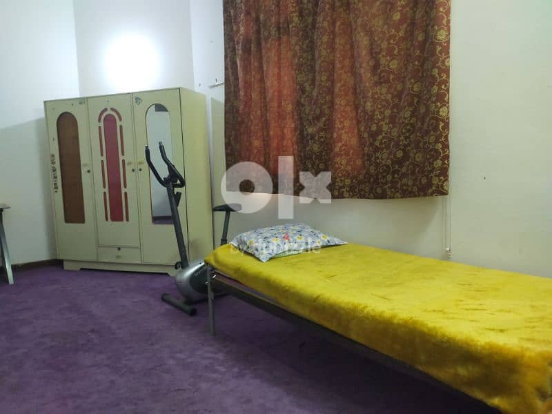 Batchelors sharing available preferred Indians Rooms