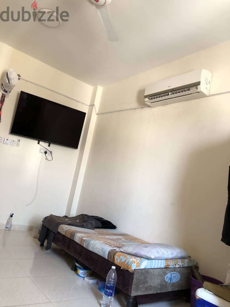 Single room for rent near Mall of Muscat Rooms for Rent 128880964