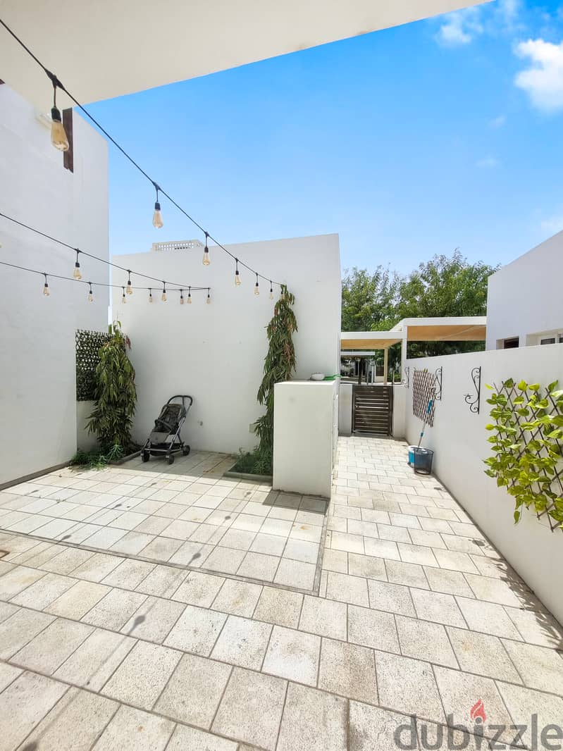 Luxurious 3+1BHK Villa for Rent in Al Mouj PPV139 Villas for Rent