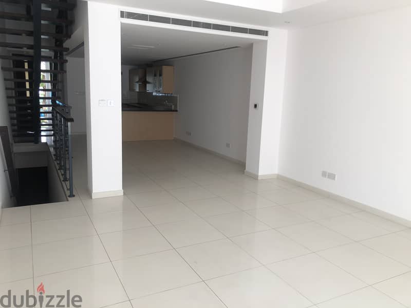 Beautiful & Spacious 3 BHK Townhouse Villas for Rent 129017874