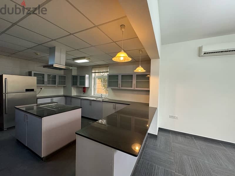 amazing 4 br villa for rent in dolphin village Villas for Rent