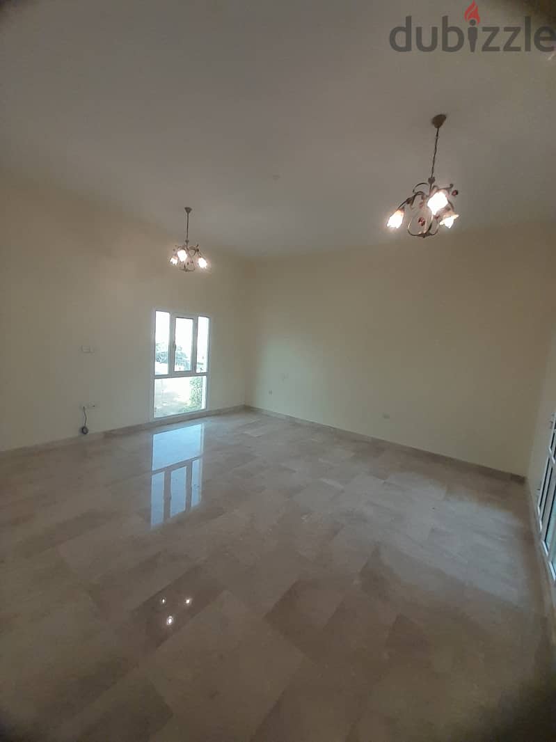 SRAM377 Villa to let in Hail South Villas for Rent 129288172