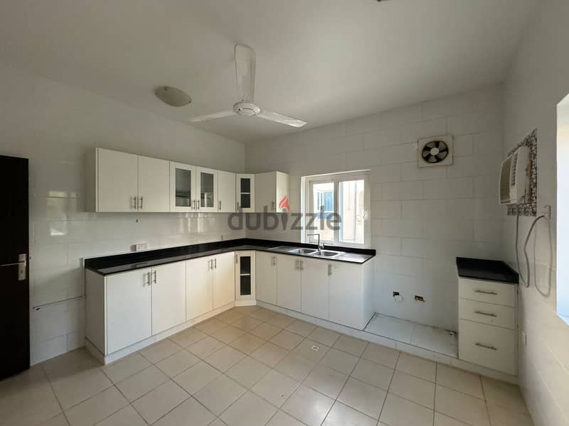 3 BR Spacious Flat Located in Al Hail for Rent Apartments for Rent