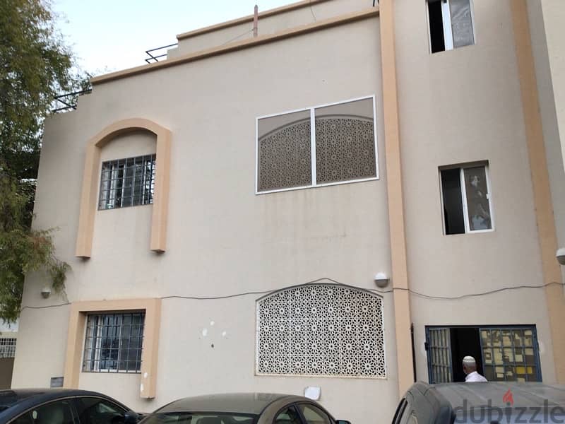 spacious 2 bhk flat near Indian school darsait with balcony