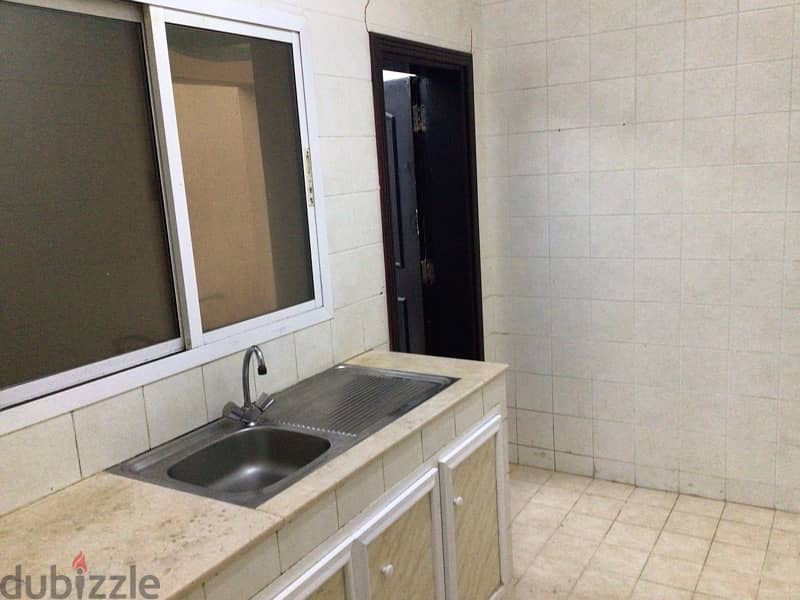 spacious 2 bhk flat near Indian school darsait with balcony