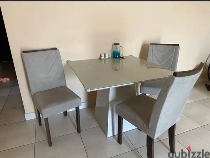 3 chair dinning table for urgent sale Furniture 129718514