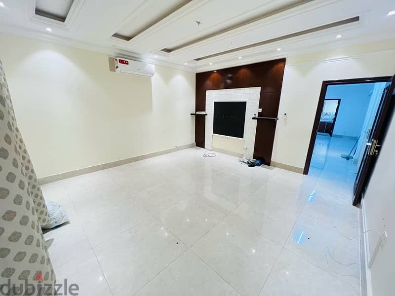 1 BHK Available in Hilal, Behind Al Emadi Hospital Rooms for Rent