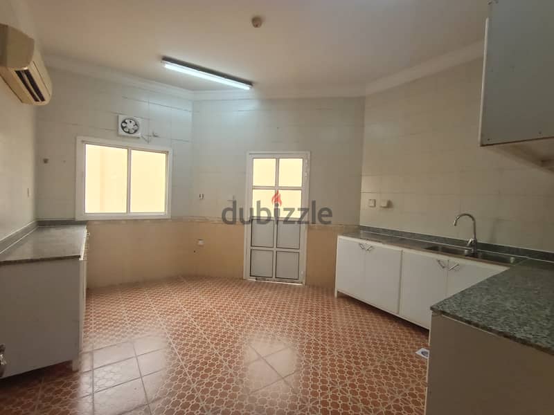 5 Bedrooms Villa For Rent Ain Khalid Villas for Rent 120218096