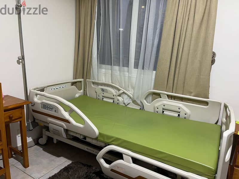 PARAMOUNT MEDICAL BED JAPANESE MAKE, Fully Motorised QUALITAS APHA