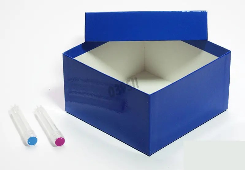 Plasticcoated cardboard cryobox Blue for cryotubes 4 ml