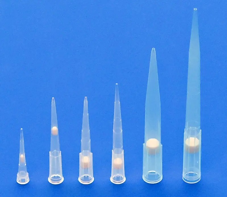 Sterile filter tips in rack 1000 µl