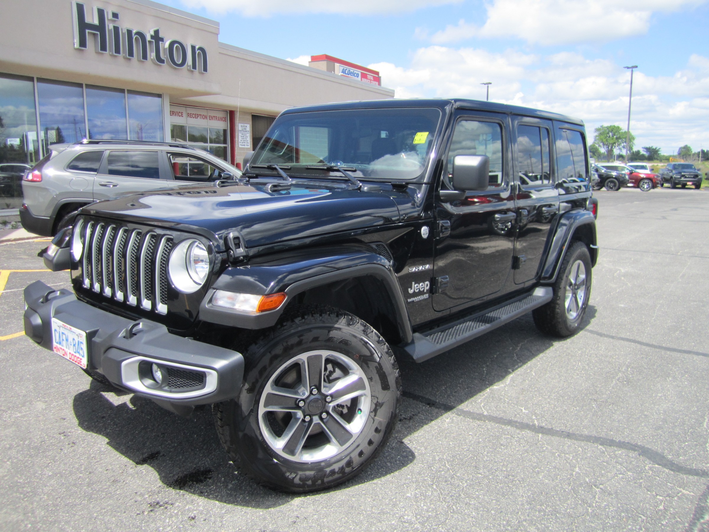 Hinton Dodge New & Used Dodge, Chrysler, Jeep Dealer Perth, ON.