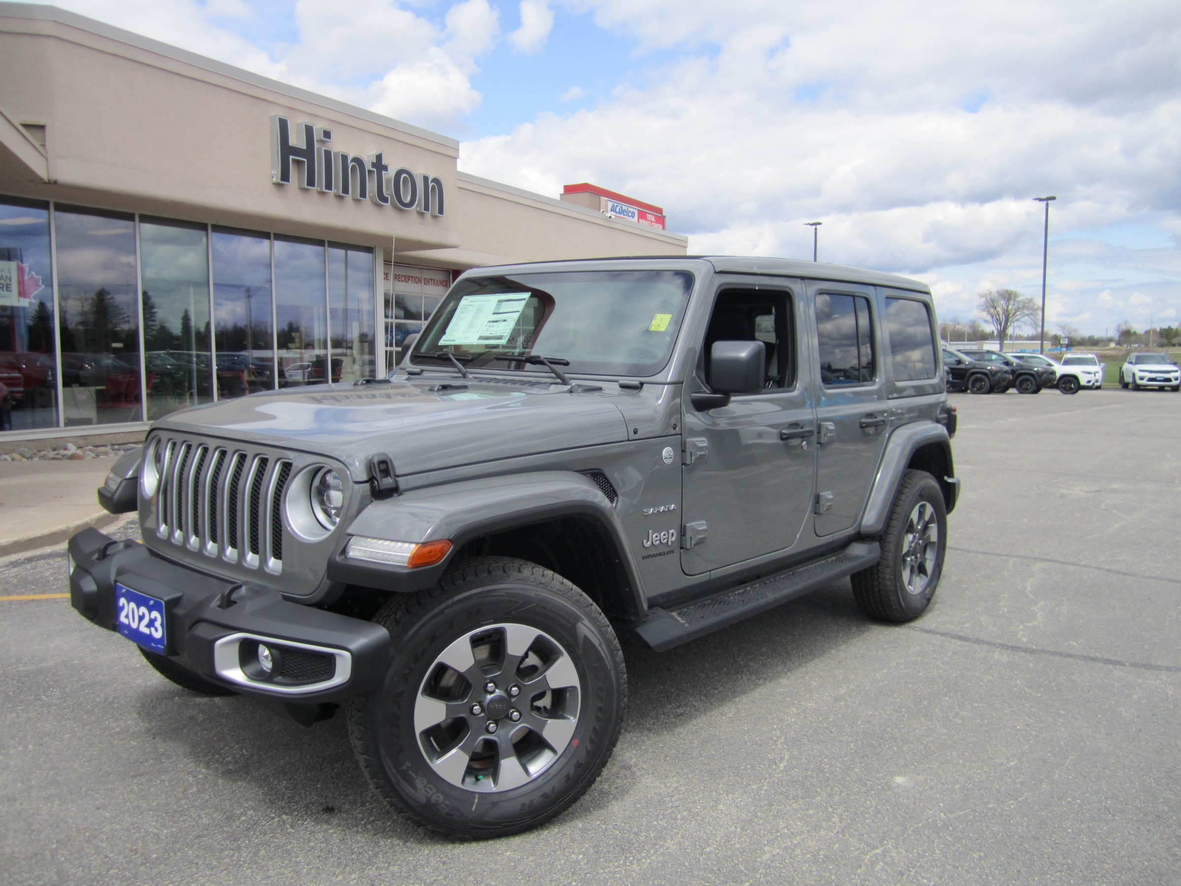 Hinton Dodge New & Used Dodge, Chrysler, Jeep Dealer Perth, ON.