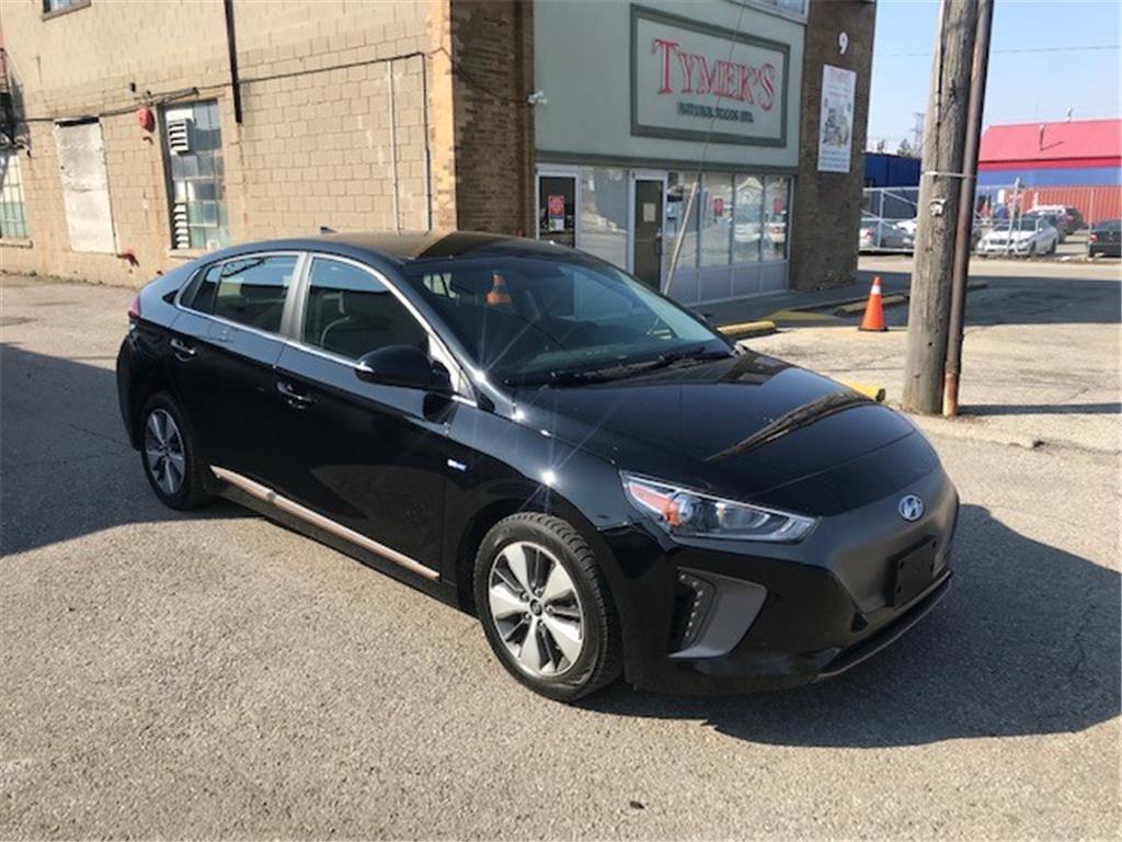 Lang Motorcar Used Cars Dealership Etobicoke, ON.