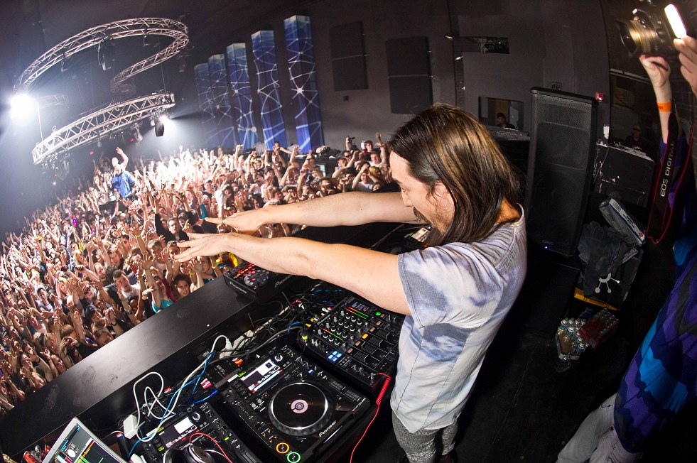 Steve Aoki's Pioneer EFX1000 Professional DJ Effector Equipboard®
