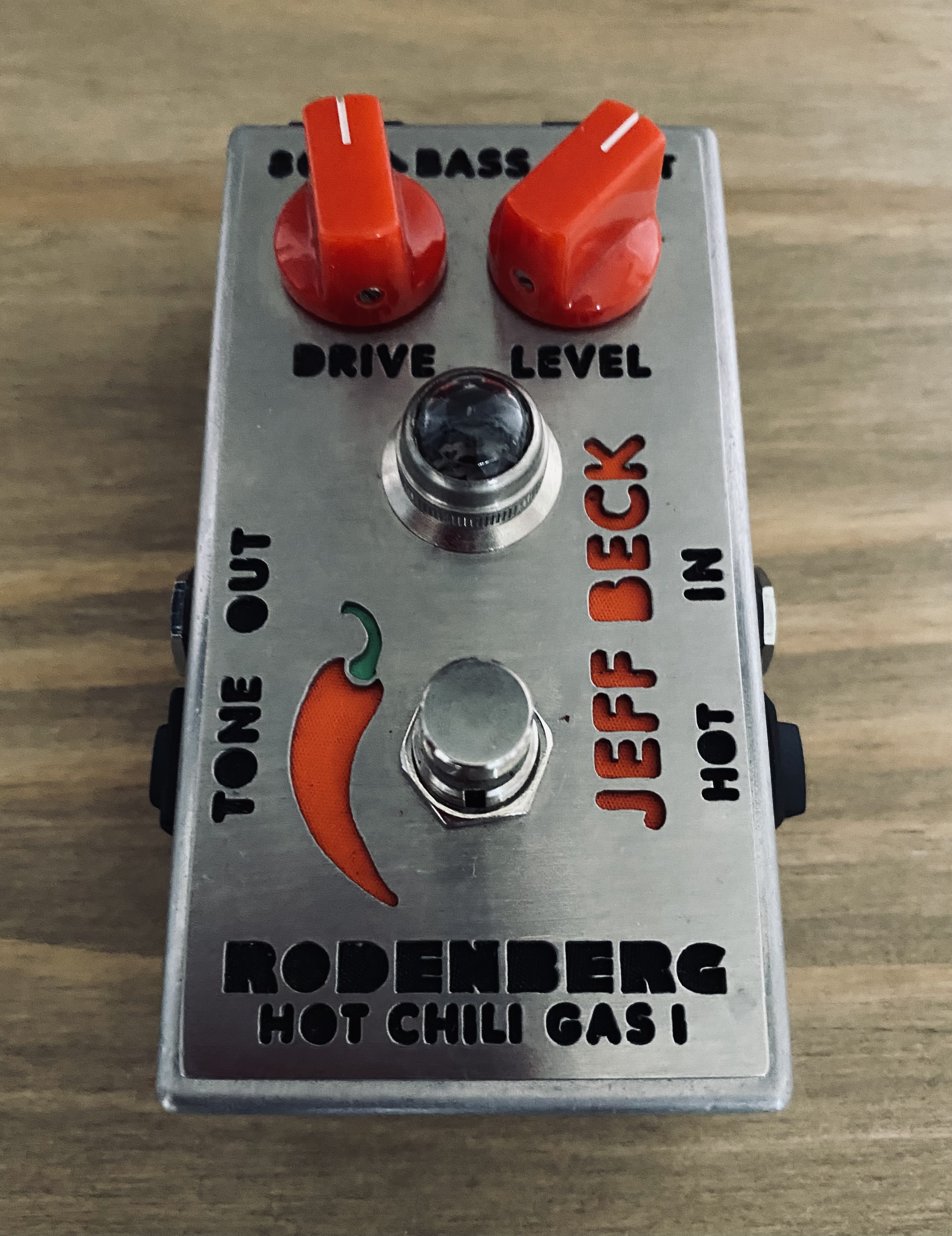 Jeff Beck's Guitar Gear, Pedalboard & Amps Equipboard