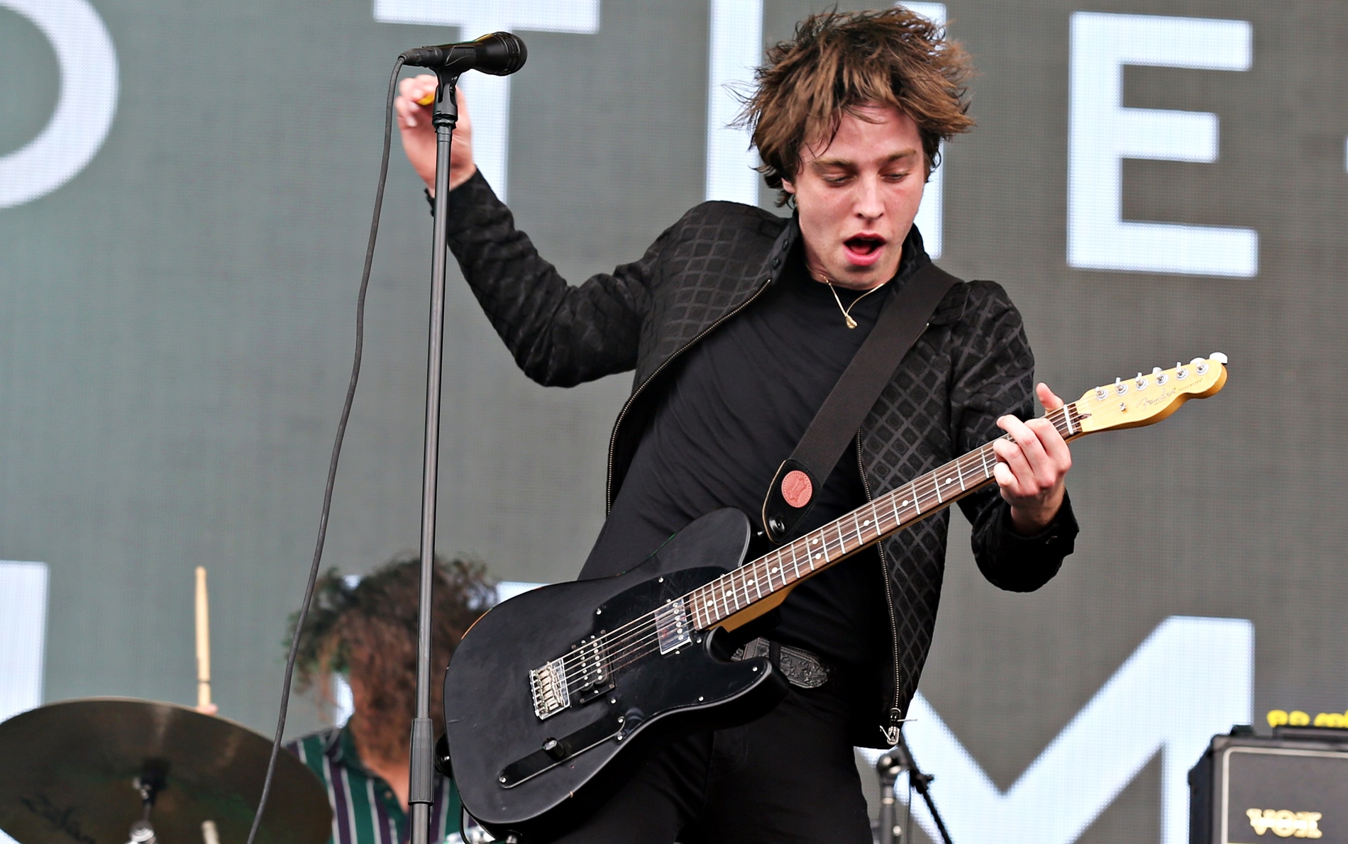 Van Mccann, Catfish and the Bottlemen Singer & Guitarist Gear Equipboard