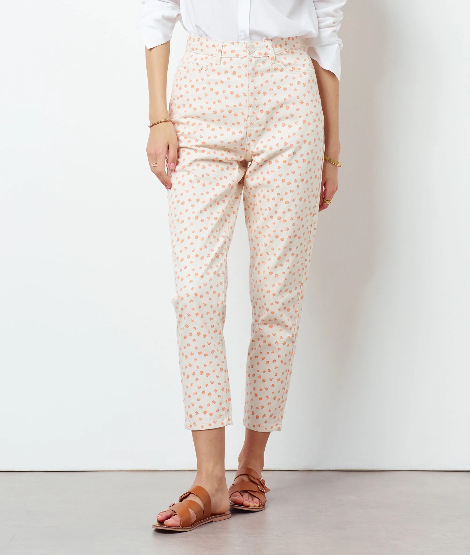 Carrot Cut Jeans With Embroidery Details CHILI GD IMP IMP FD ECRU