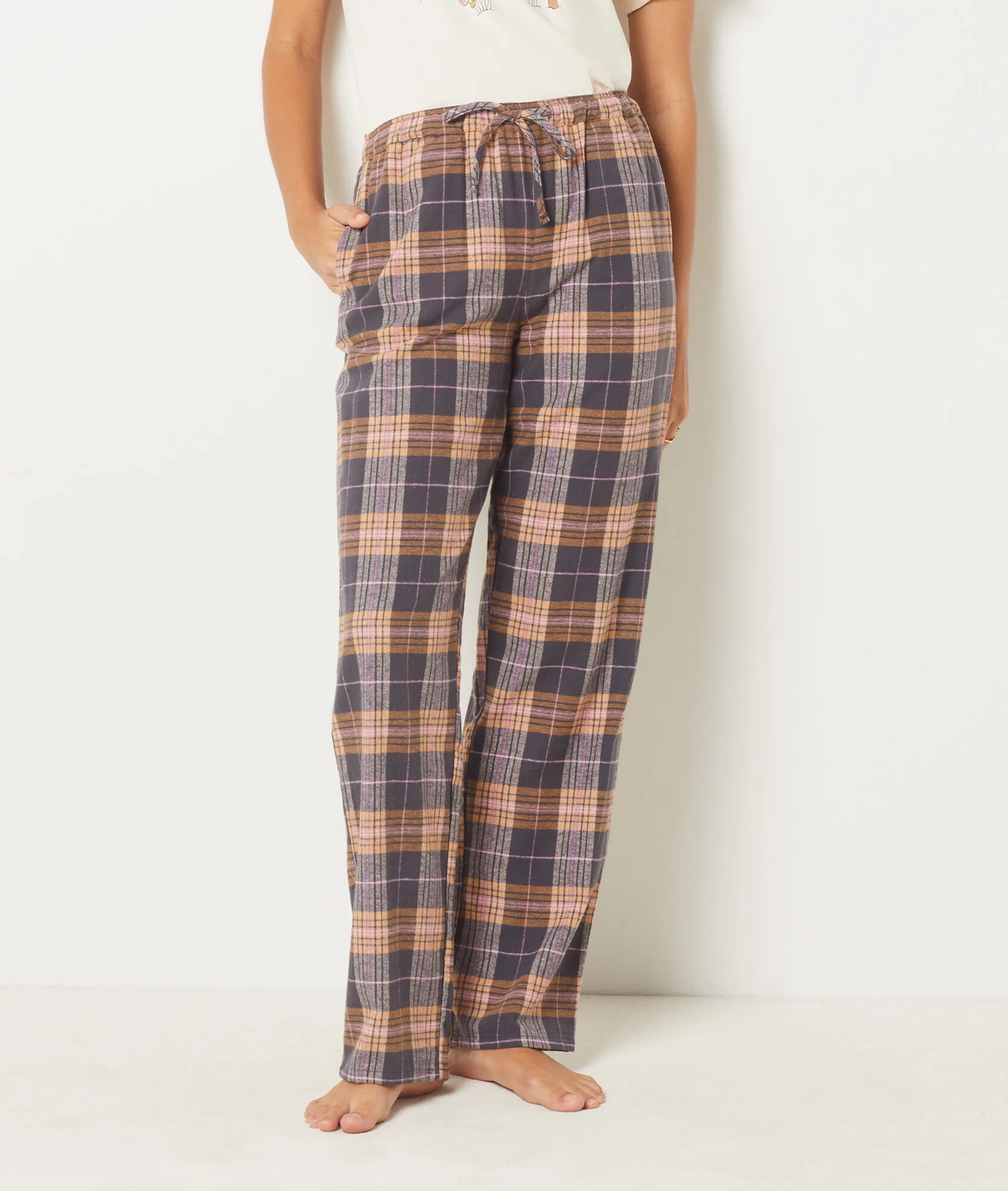 Aggregate 65+ plaid pajama pants latest in.eteachers