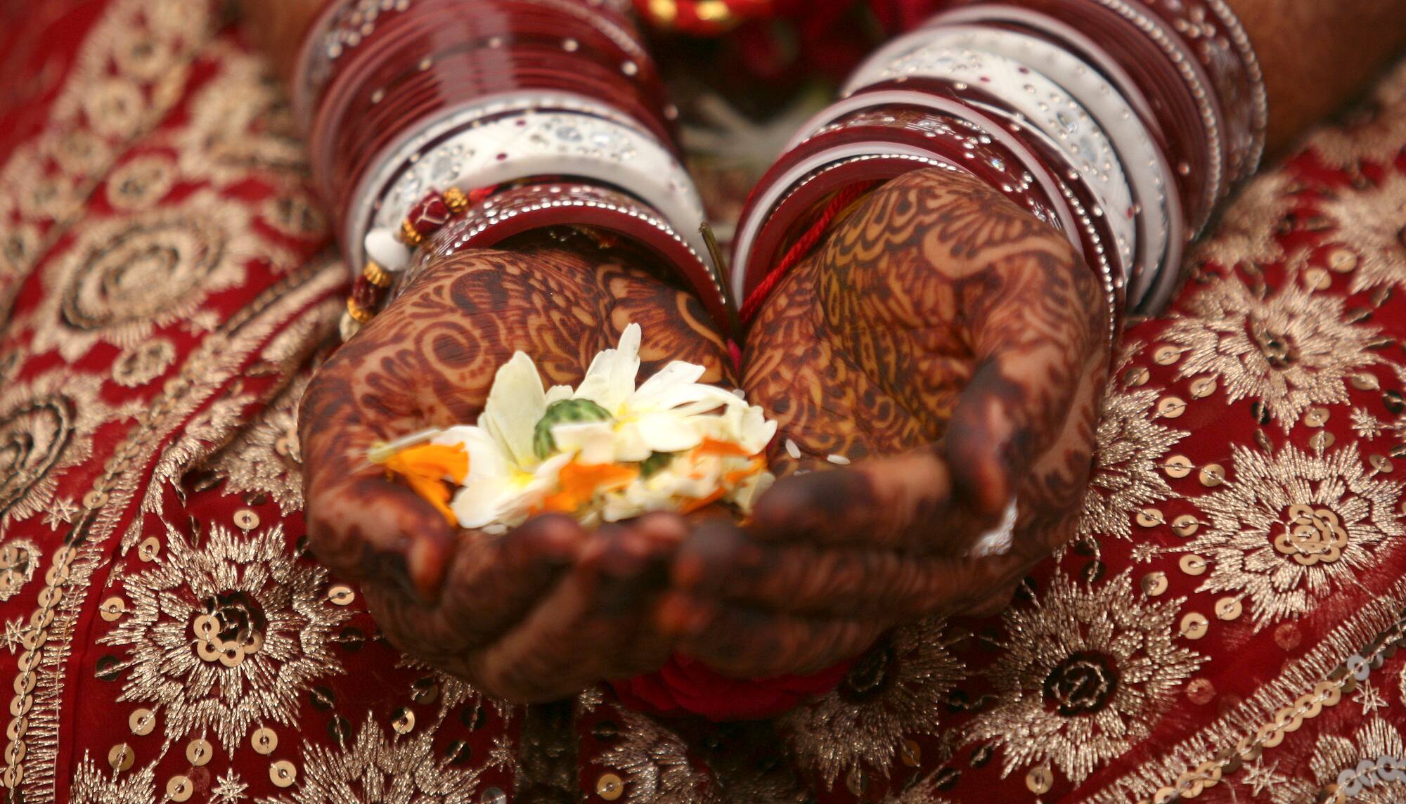 Centre offers Rs 2.5 lakh to every intercaste marriage involving Dalit