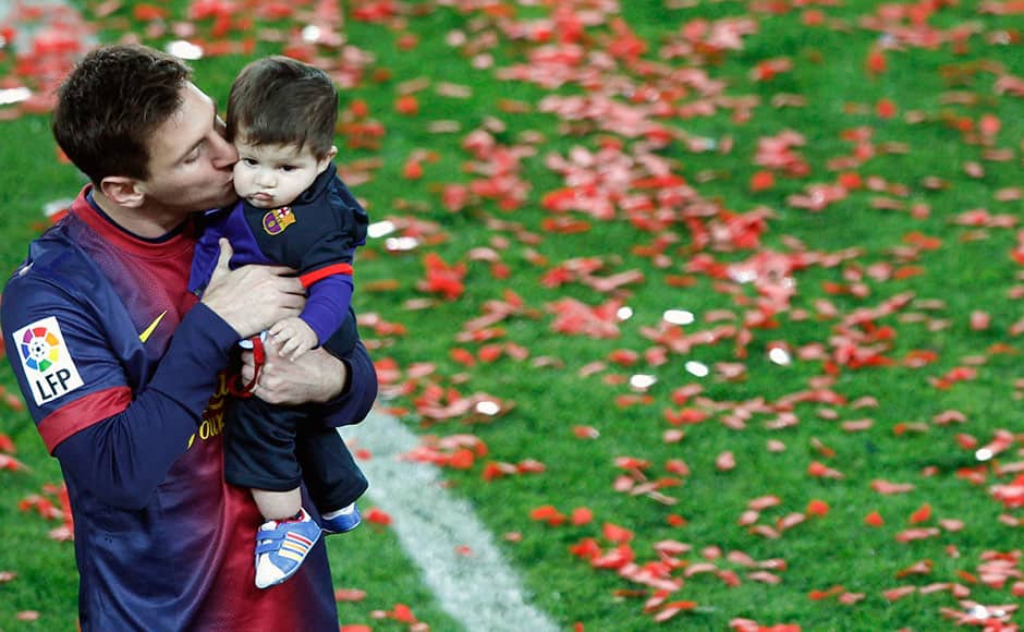 Images Messi brings his adorable son Thiago to Barca's celebrations