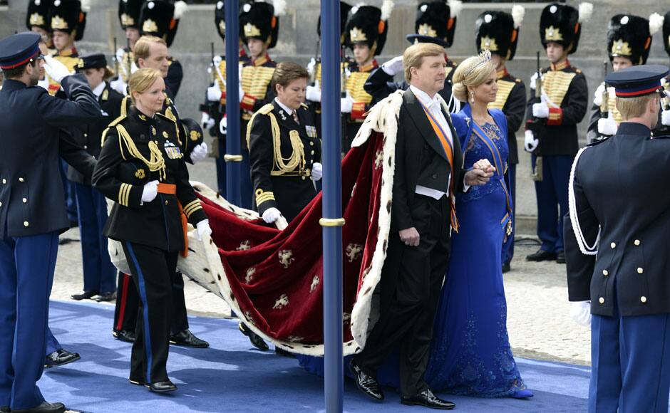 Images King of Netherlands gets orange in Amsterdam