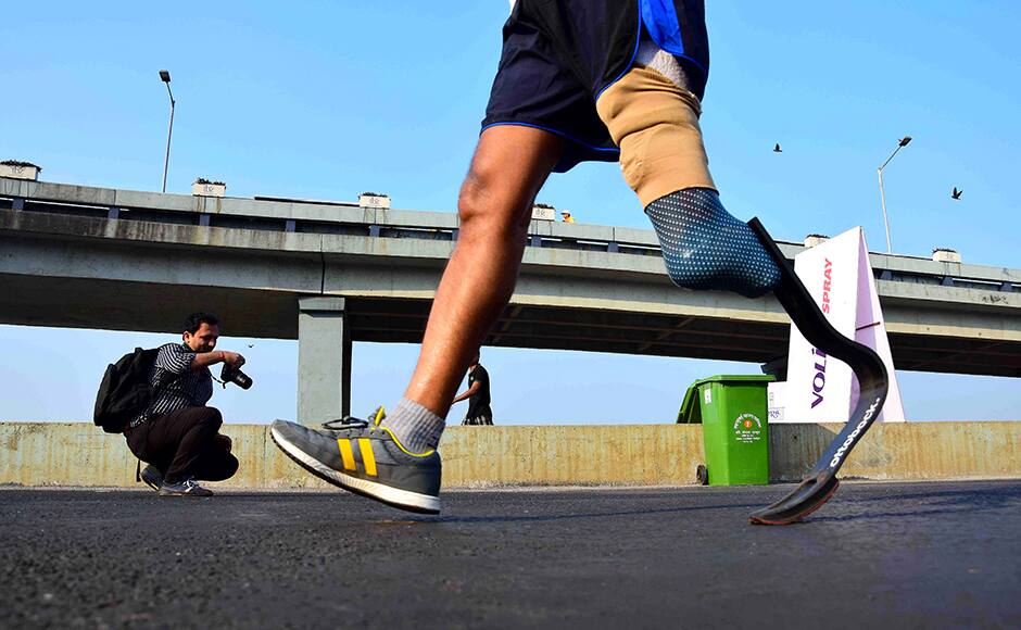 More than 40,000 people participate in the Mumbai Marathon 2016