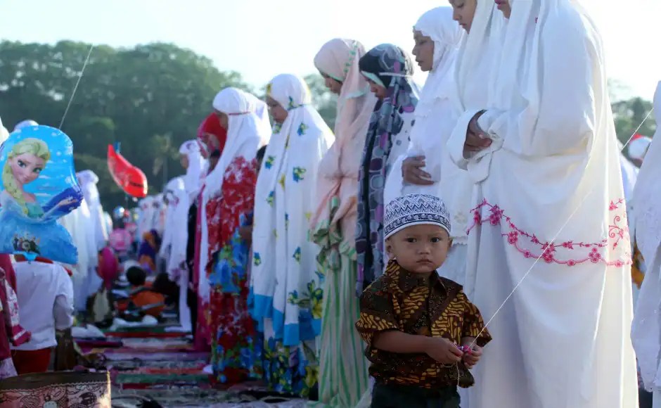 Muslims across the world celebrate EidalAdha as Hajj pilgrimage draws