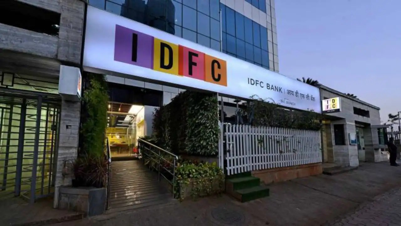 IDFC Bank logs net loss of Rs 370 crore in Q2 on higher NPA